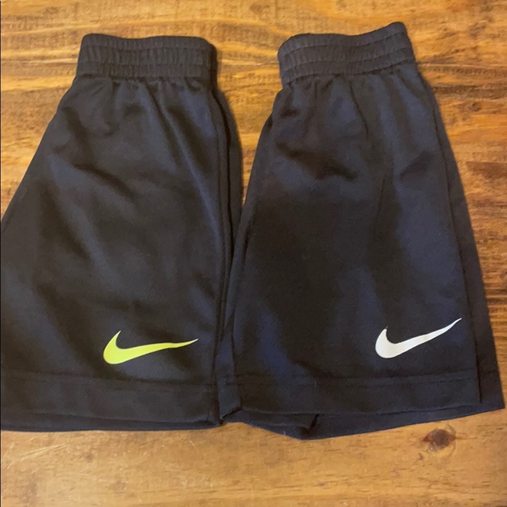 Size 4t Nike shorts